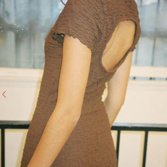 LISA SAYS GAH | MEDIUM TAI CRINKLE POPCORN OPEN BACK CHOCOLATE BROWN MINI DRESS - Picture 3 of 10